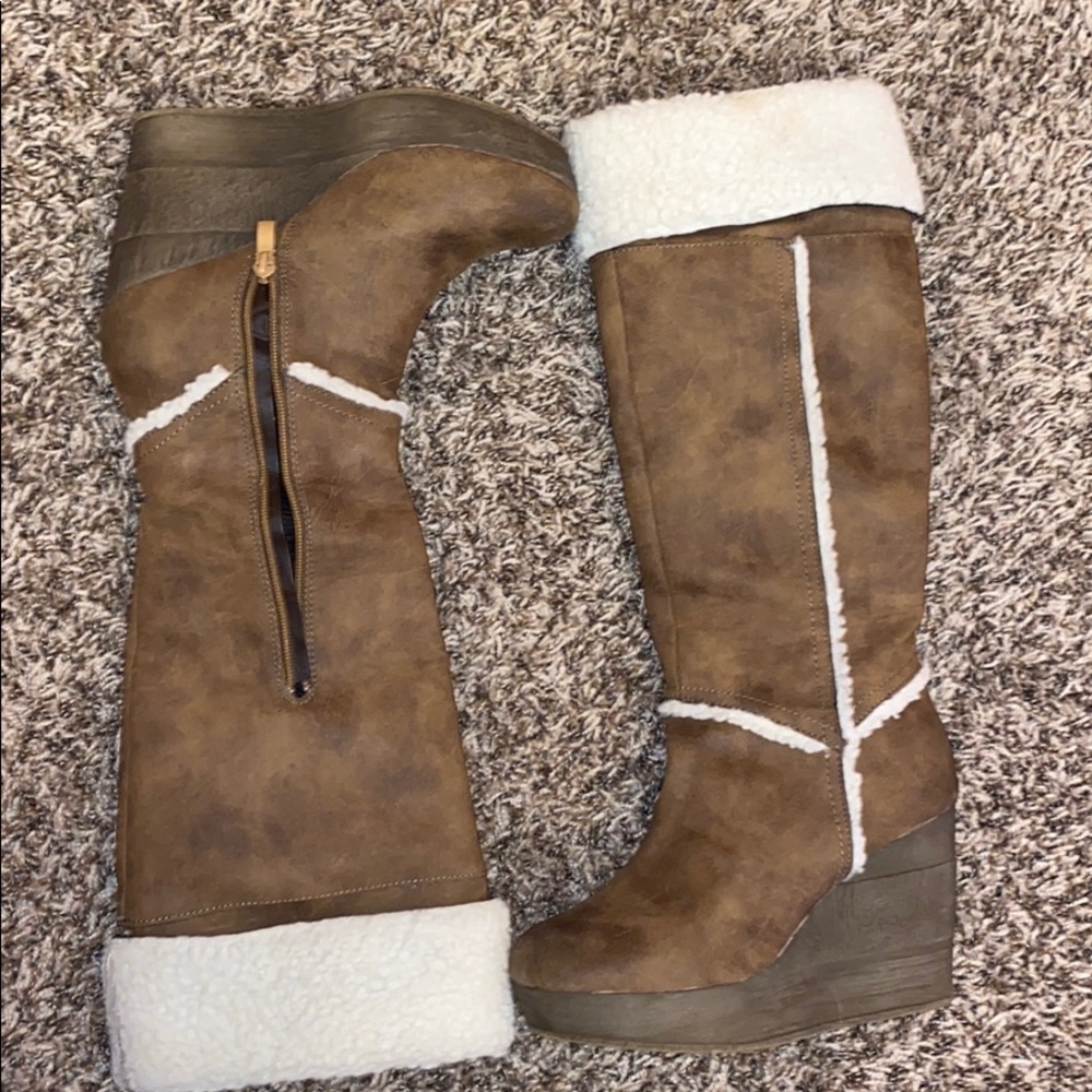 Sbicca wedge tan brown boots Sherpa fur comfort